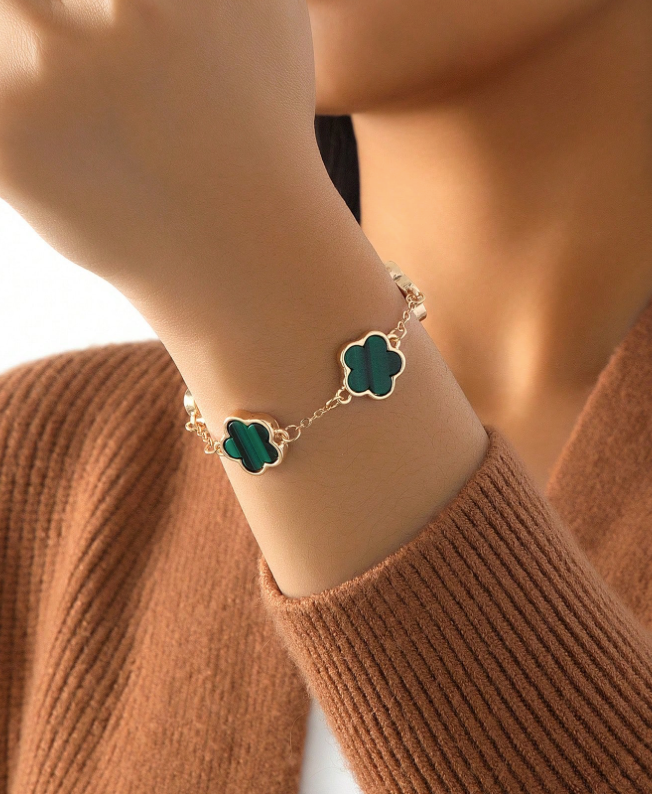 Lucky ~ 4 Leaf Clover Green Bracelet