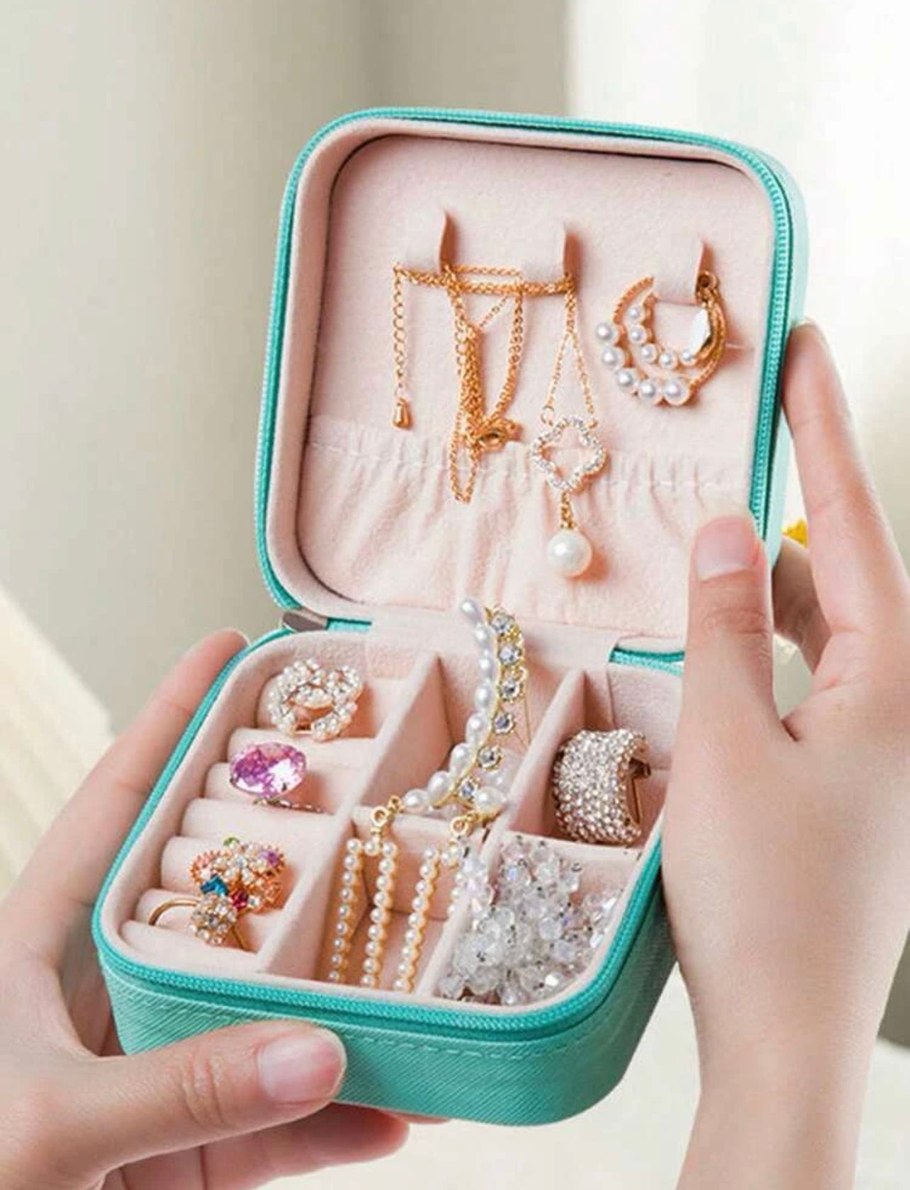 Green Travel Jewelry Case