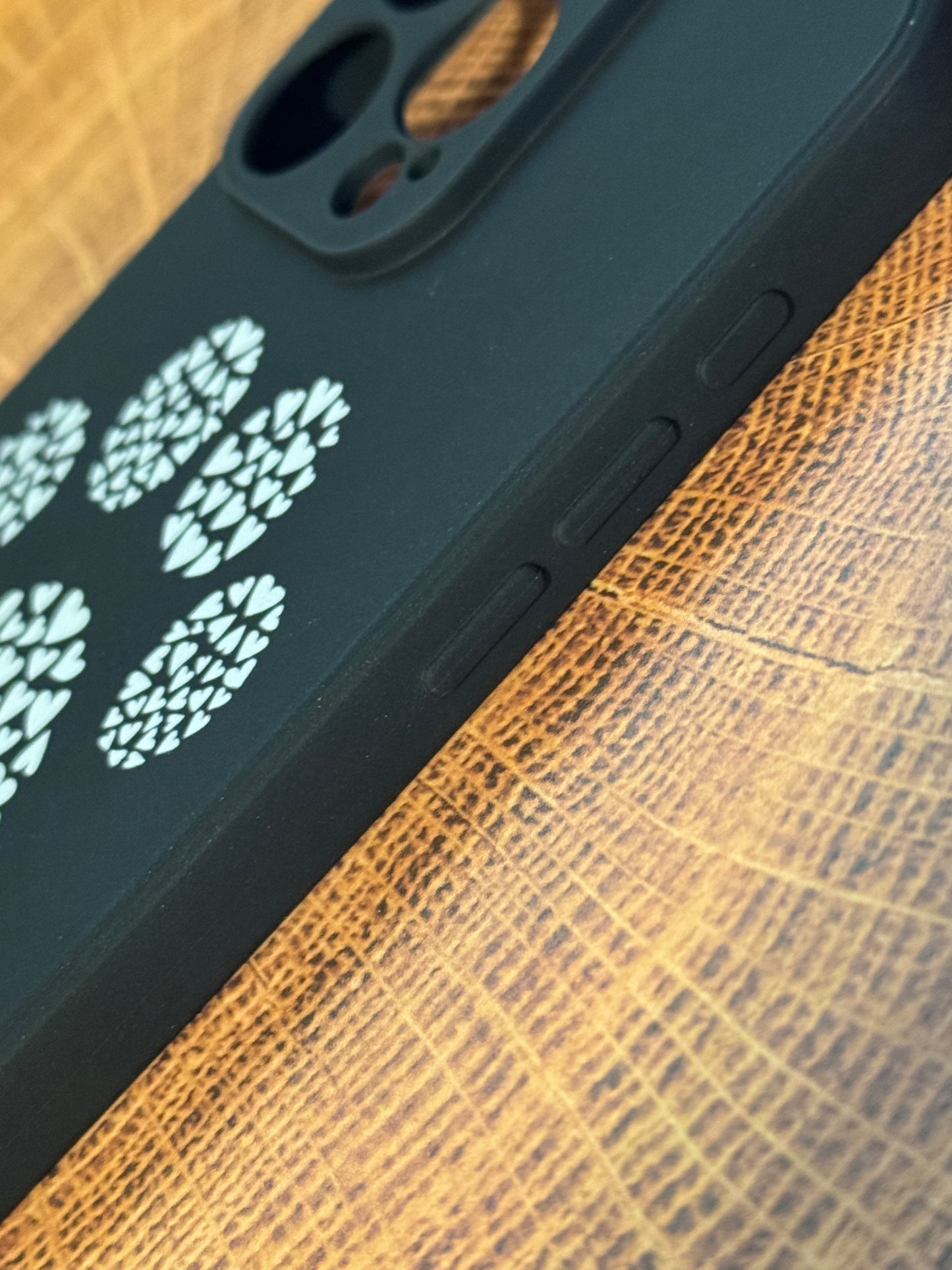 iPhone 15 Pro Max PAW Heart Pattern Soft Case