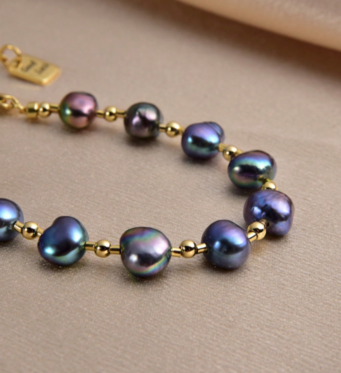 Blessed Heart ~  Cultured Akoya Pearls Bracelet