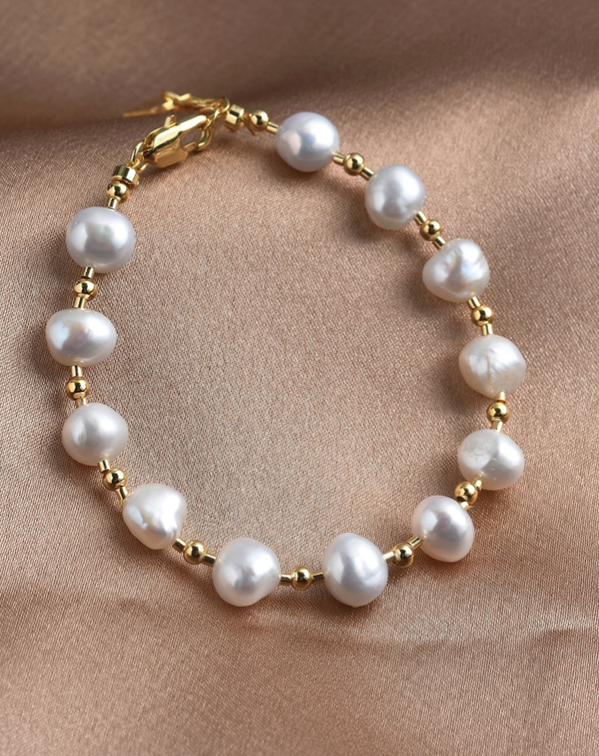 Blessed Heart ~  Cultured Akoya Pearls Bracelet