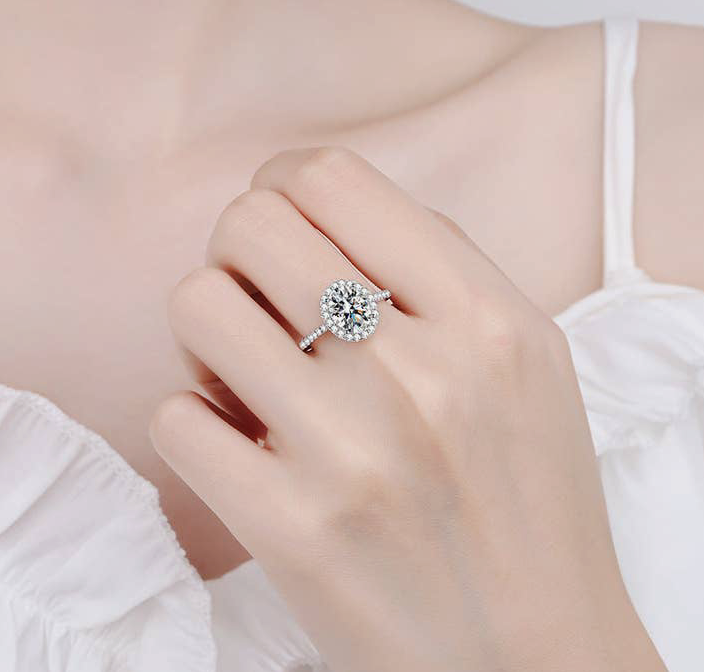 Oval Moissanite Engagement Ring in silver 925 Sterling Silver